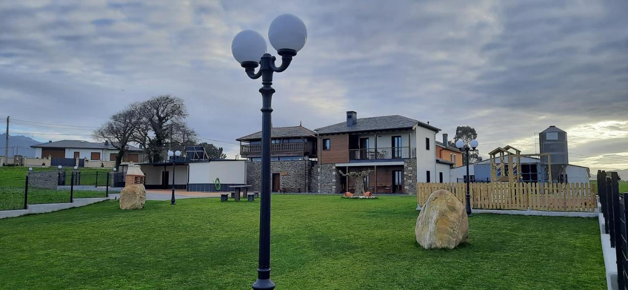 El Rato Apartamentos Rurales Навия Экстерьер фото